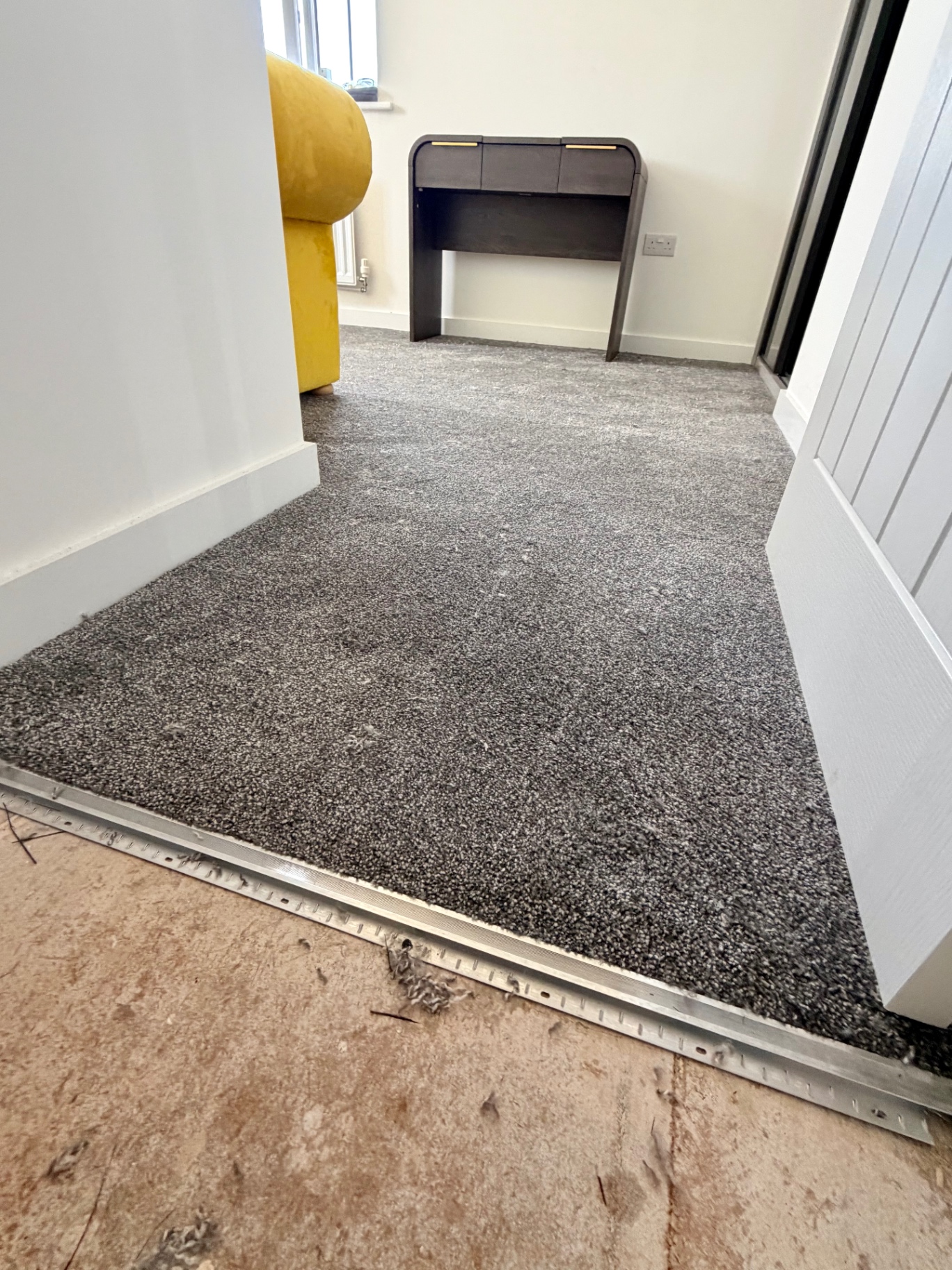Grey bedroom carpet