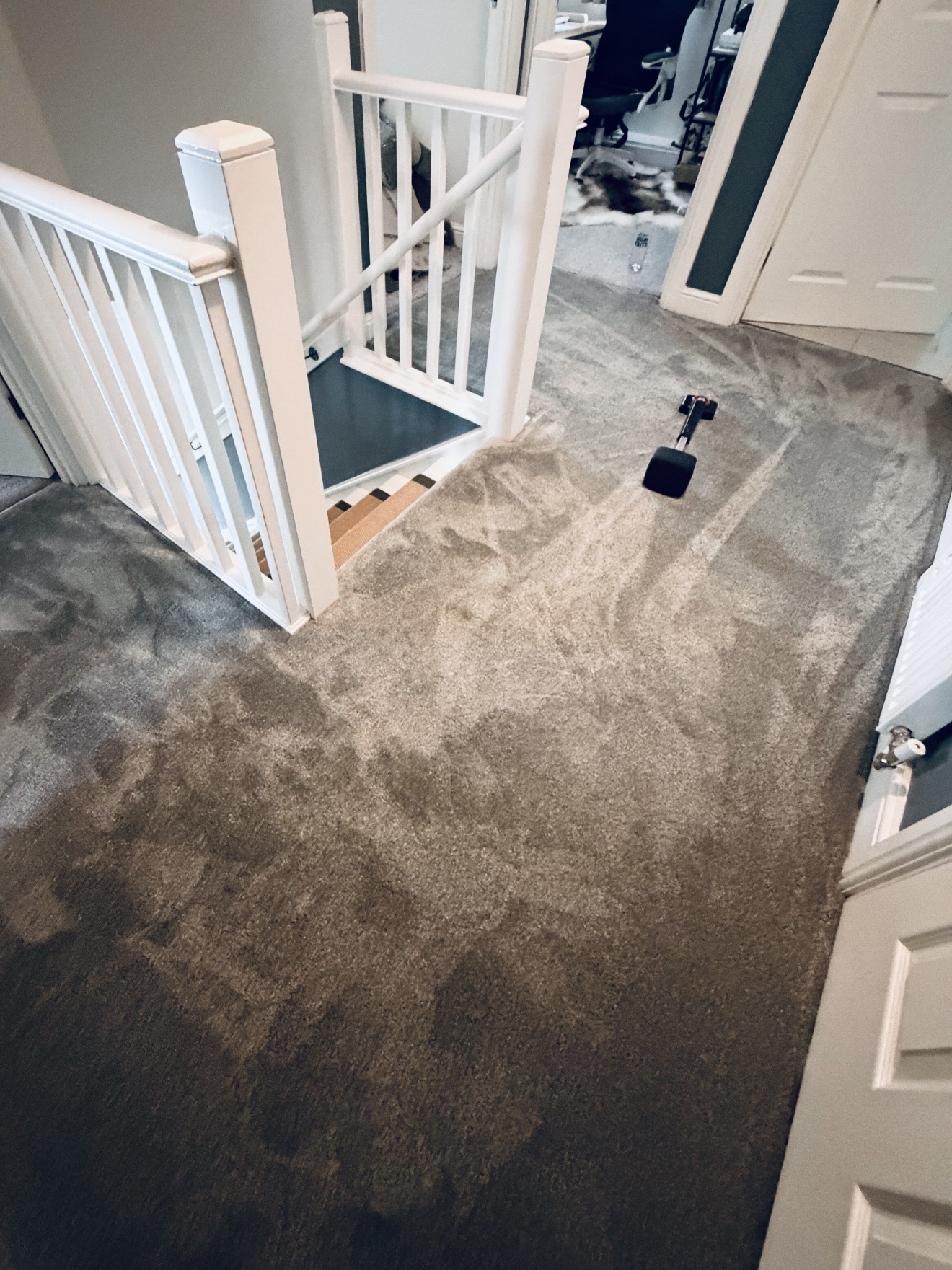 Grey landing carpet