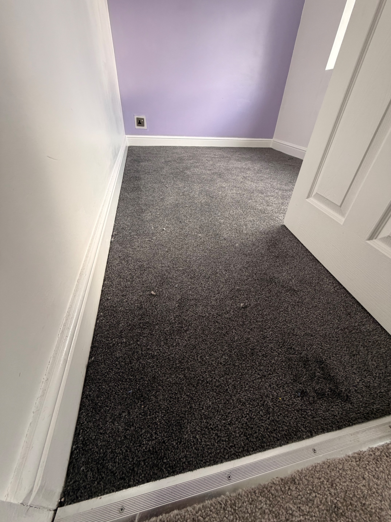 Charcoal bedroom carpet