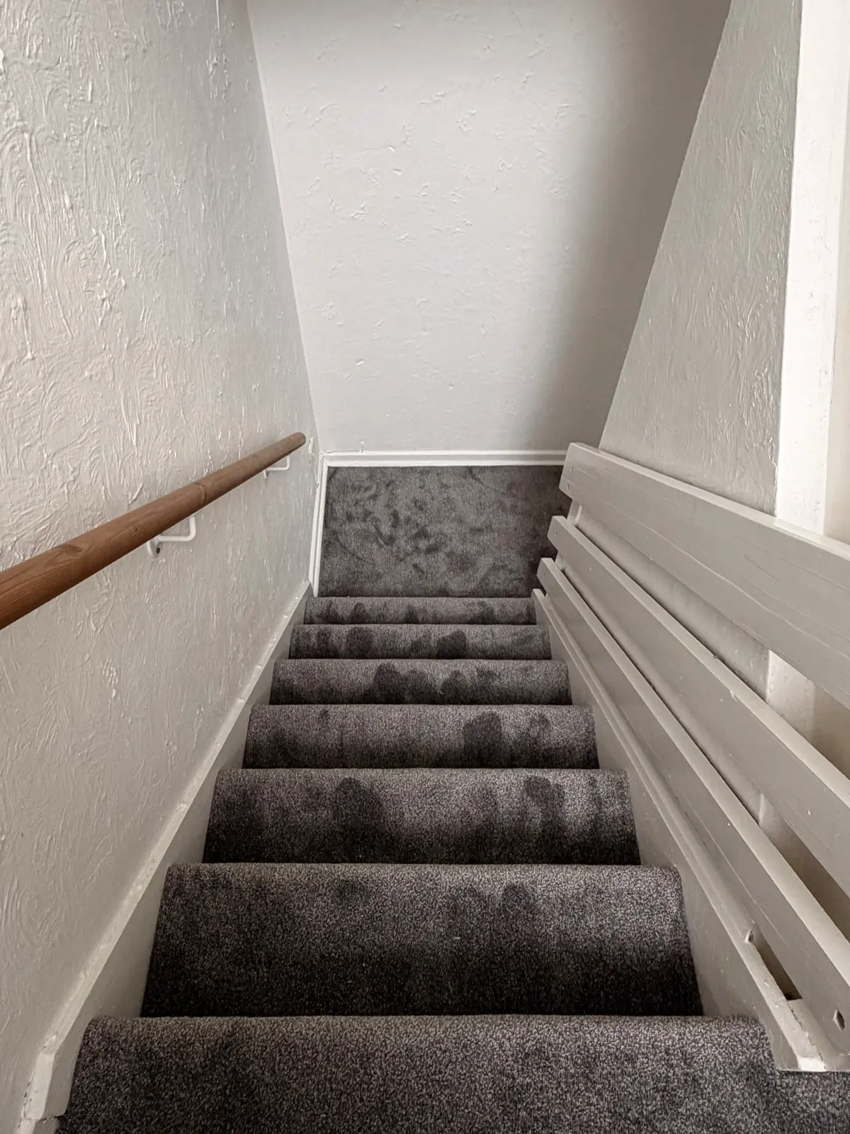Grey carpet fitted to stairs and landing in Newton Aycliffe