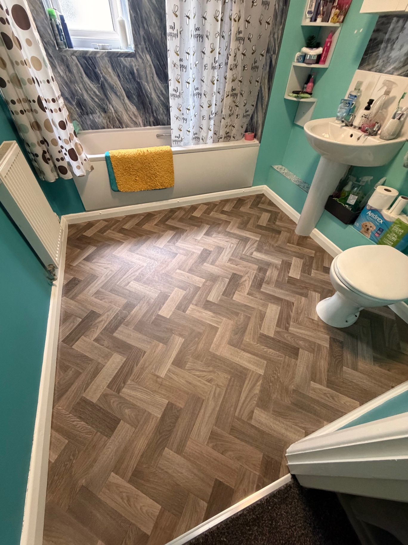 Herringbone vinyl bathroom